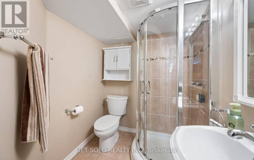 25 Allenby Avenue — photo 36 of 40