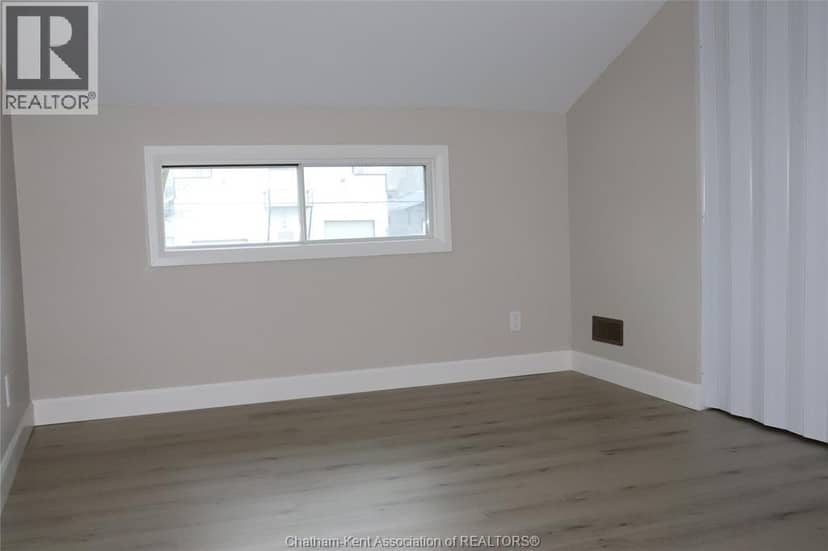 190 Catherine STREET — photo 10 of 15