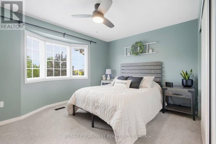14 Kenyon Crescent — photo 20 of 40