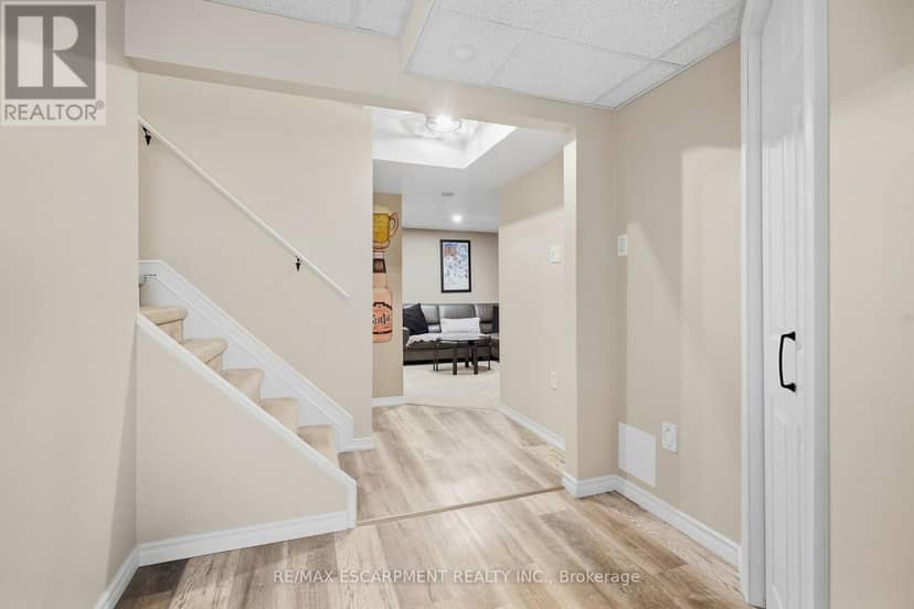 14 Kenyon Crescent — photo 25 of 40