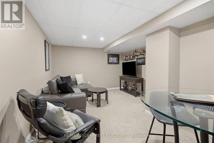 14 Kenyon Crescent — photo 27 of 40