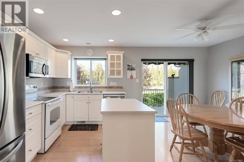 16 920 Brulette Pl, Mill Bay