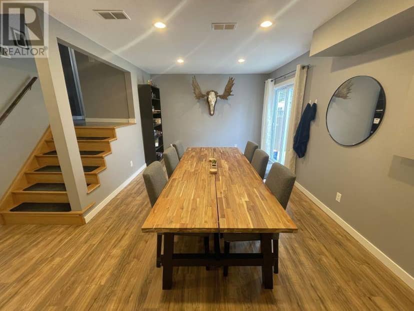177 Axmith AVE — photo 16 of 30