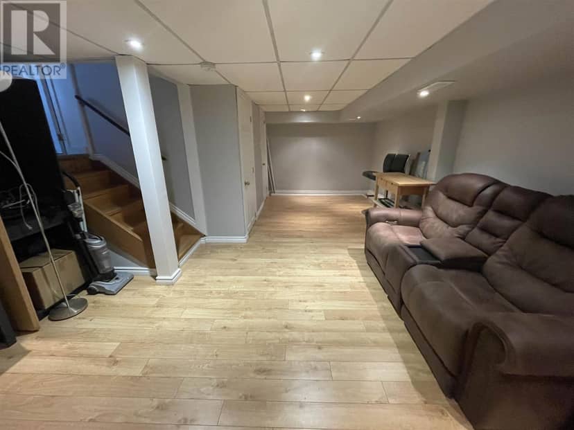 177 Axmith AVE — photo 24 of 30