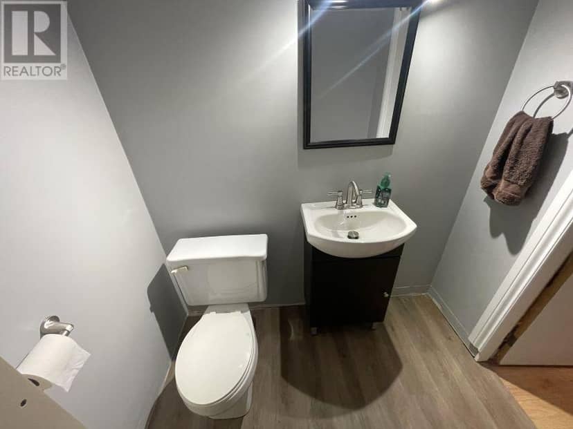177 Axmith AVE — photo 25 of 30