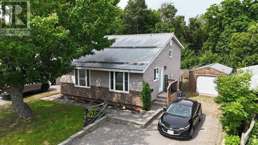 177 Axmith AVE, Elliot Lake, photo 3