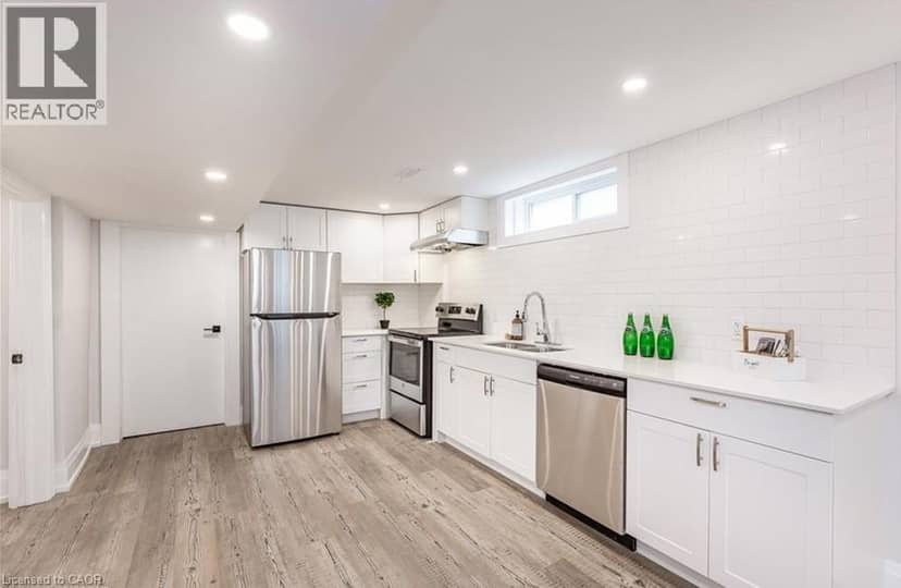 134 DESCHENE Avenue — photo 16 of 30