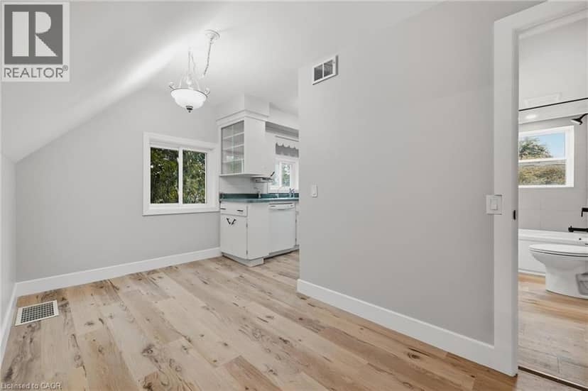 756 INKERMAN Street E — photo 26 of 39