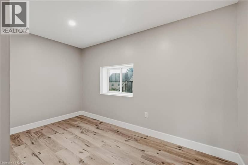 756 INKERMAN Street E — photo 13 of 39