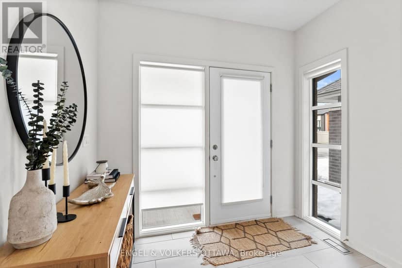 168 Shuttleworth Drive, Ottawa, photo 3