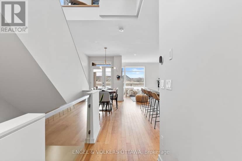168 Shuttleworth Drive, Ottawa, photo 4