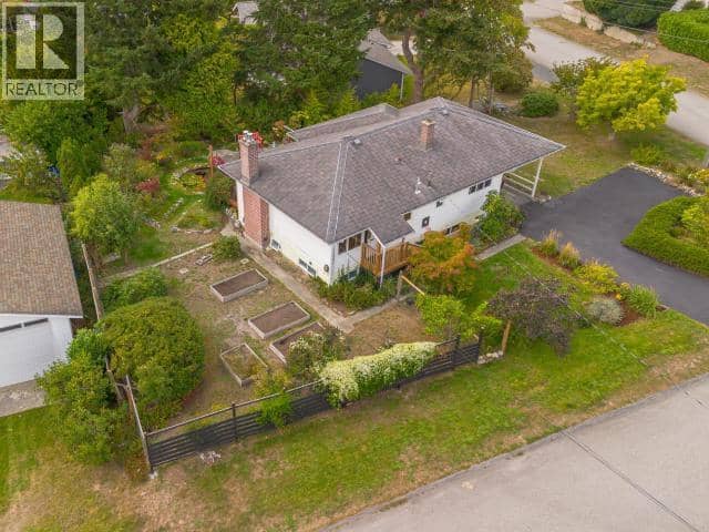7110 TAHSIS STREET, Powell River, photo 2