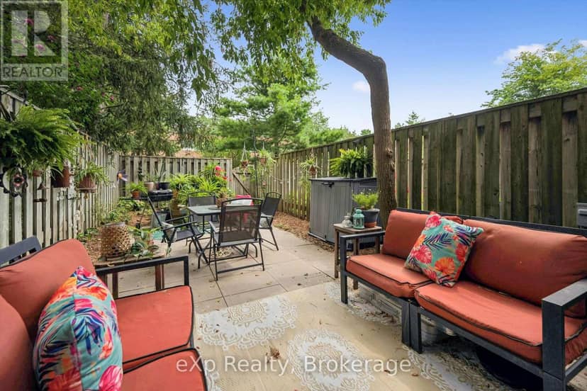 16 - 383 Edinburgh Road S, Guelph, photo 2