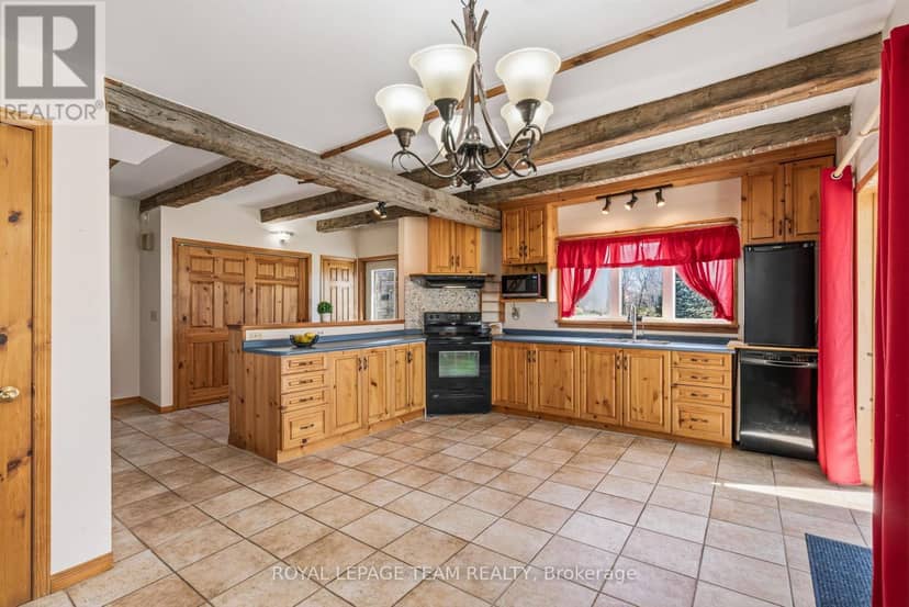 12106 Lakeshore Drive — photo 12 of 40