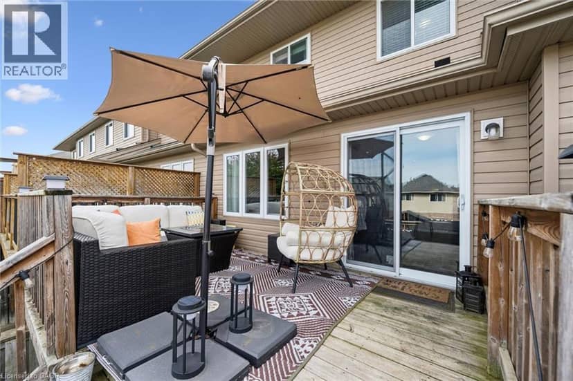 915 ZELLER Crescent — photo 33 of 40