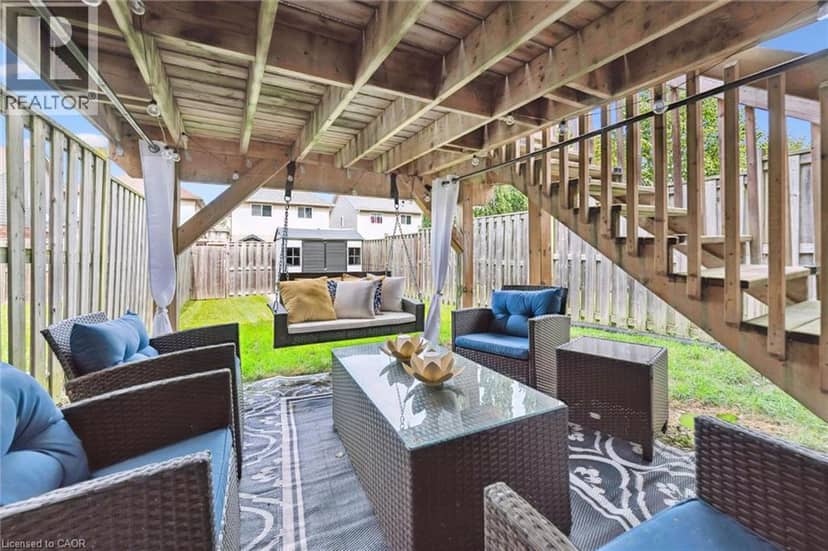 915 ZELLER Crescent — photo 38 of 40