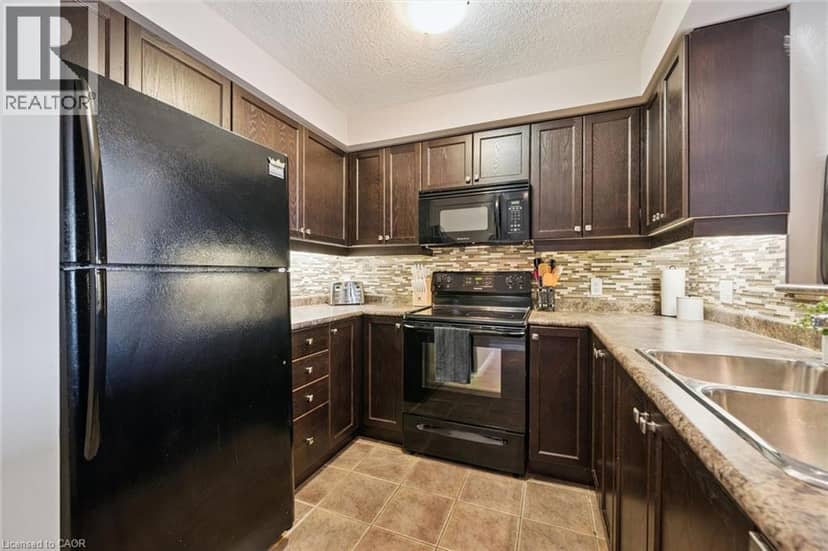 915 ZELLER Crescent — photo 11 of 40