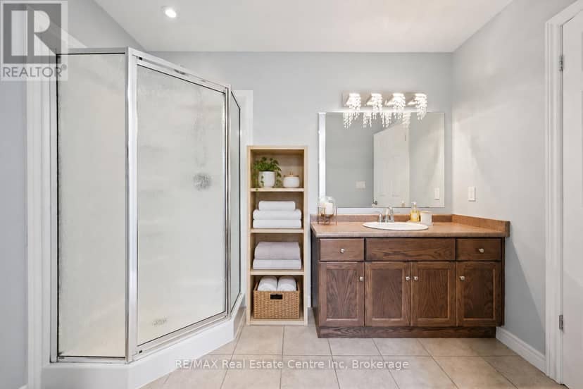 33 Washburn Drive — photo 13 of 22