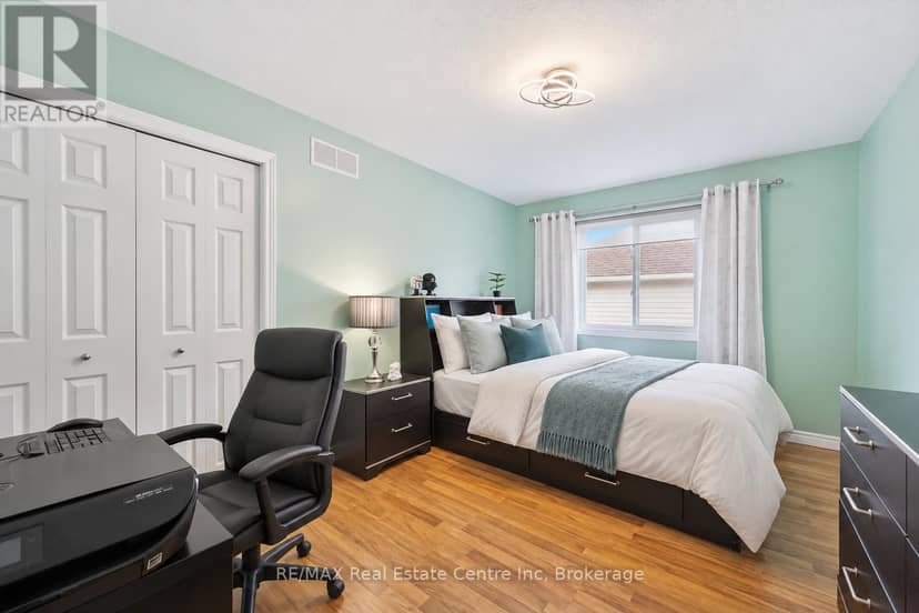 33 Washburn Drive — photo 15 of 22