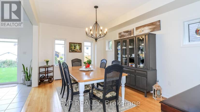 251 Ridley Crescent — photo 12 of 40