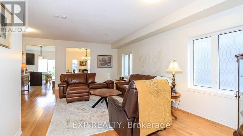 251 Ridley Crescent — photo 7 of 40