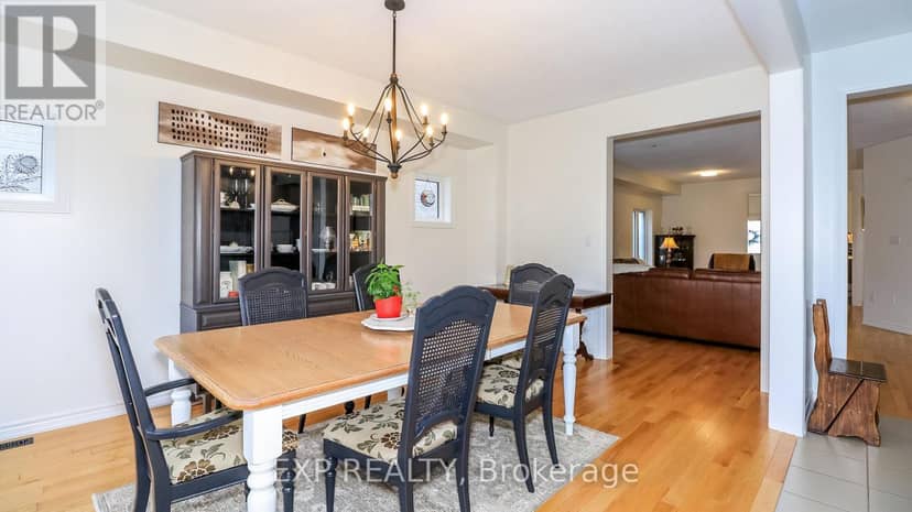 251 Ridley Crescent — photo 14 of 40