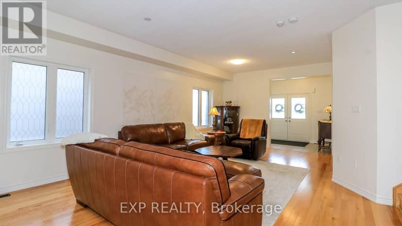 251 Ridley Crescent — photo 10 of 40