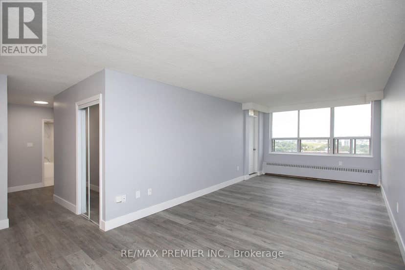 1909 - 390 Dixon Road, Toronto, photo 4