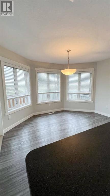 9521 88 Street — photo 11 of 40
