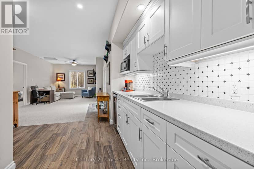 1746 Lakehurst Road — photo 21 of 40