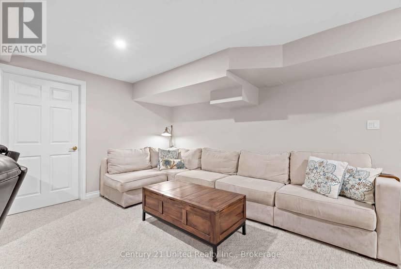 1746 Lakehurst Road — photo 33 of 40