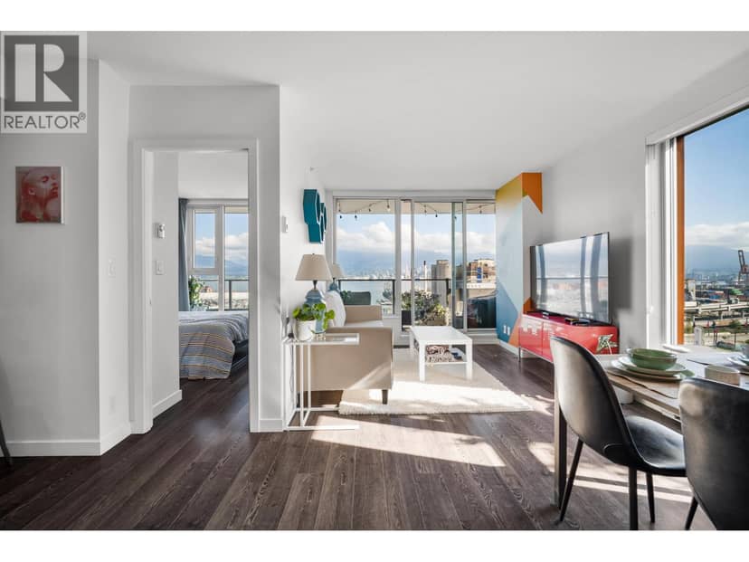 909 955 E HASTINGS STREET, Vancouver, photo 5