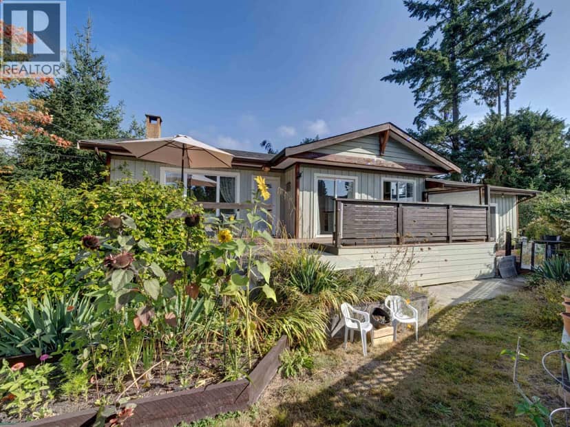 5582 EMERSON ROAD, Sechelt, photo 2