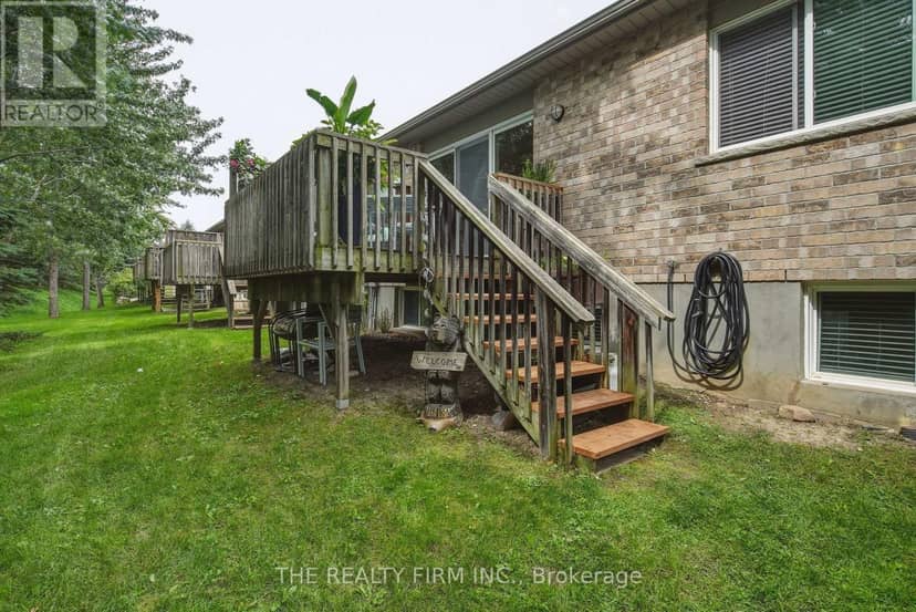 71 - 869 Whetherfield Street — photo 38 of 40