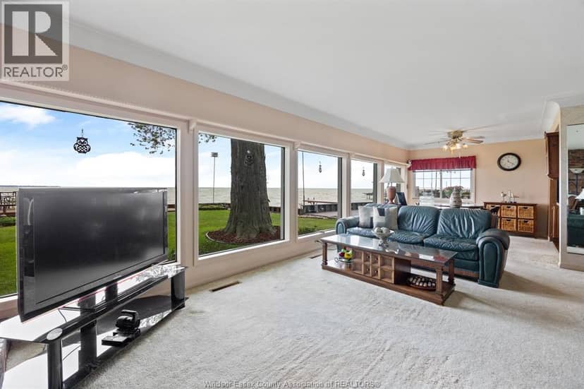13122 Riverside DRIVE East — photo 8 of 37