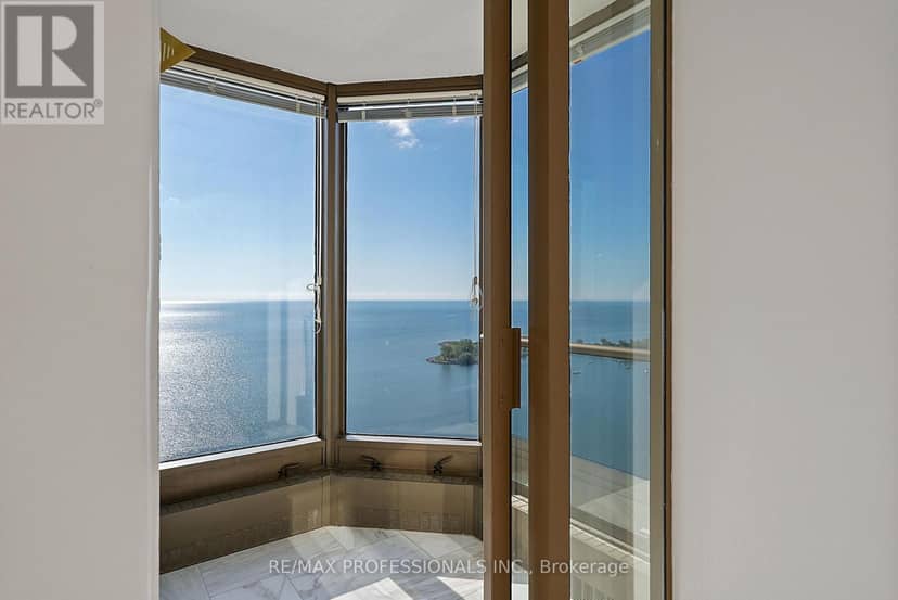 3507 - 2045 Lake Shore Boulevard W — photo 25 of 40