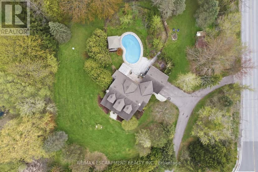2000 15th Side Road, Milton