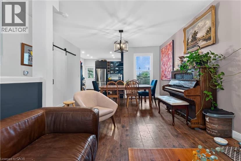 29 SHAW Street — photo 13 of 35