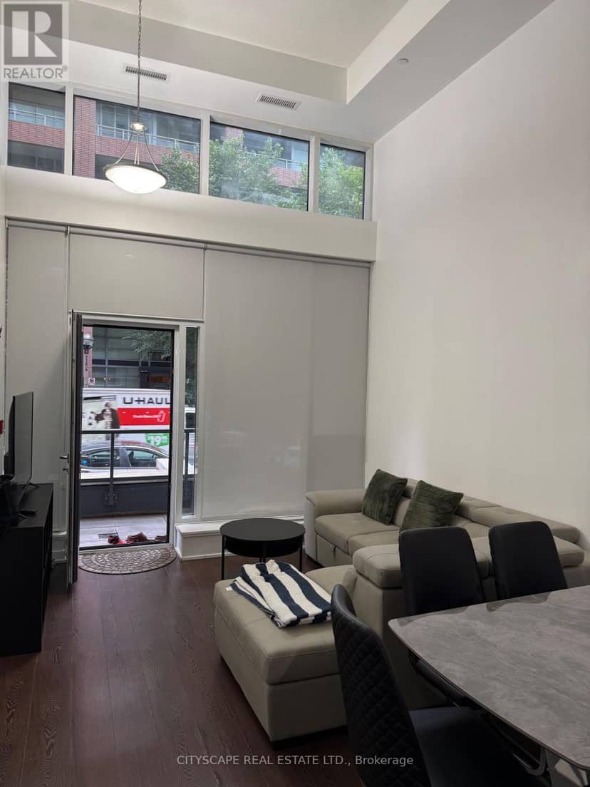 TH03 - 20 Bruyers Mews, Toronto, photo 3