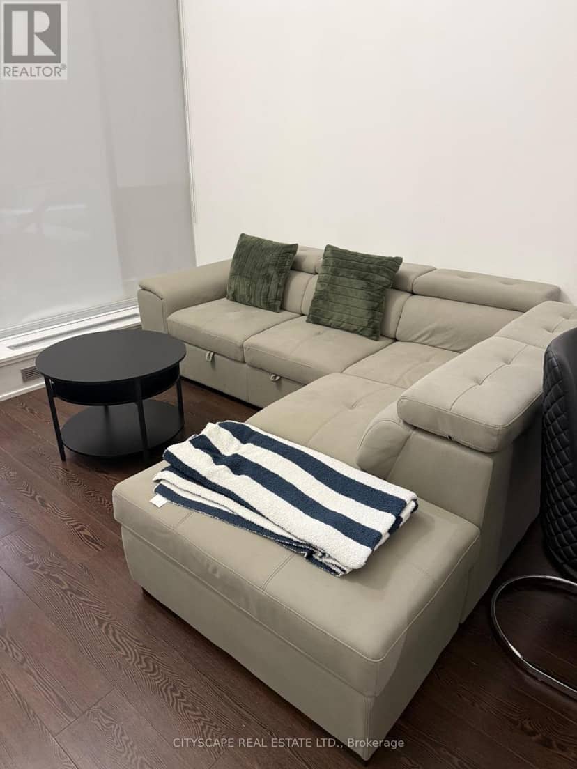 TH03 - 20 Bruyers Mews, Toronto, photo 7