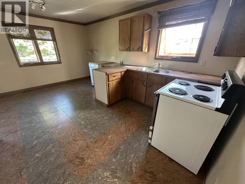 13235 LAKESHORE DRIVE, Charlie Lake, photo 3