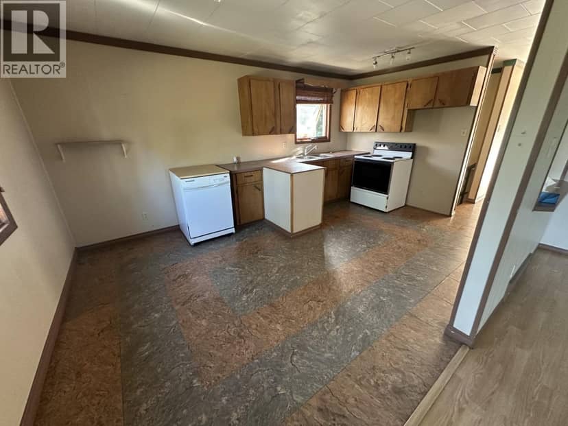 13235 LAKESHORE DRIVE, Charlie Lake, photo 2