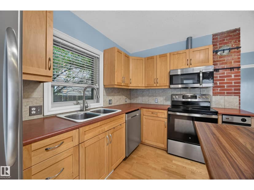 9615 75 AV NW — photo 12 of 40