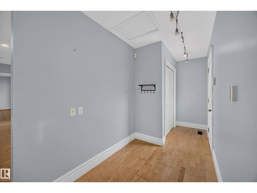 9615 75 AV NW — photo 17 of 40