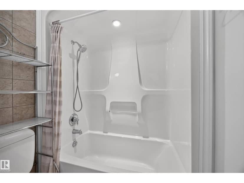 9615 75 AV NW — photo 19 of 40