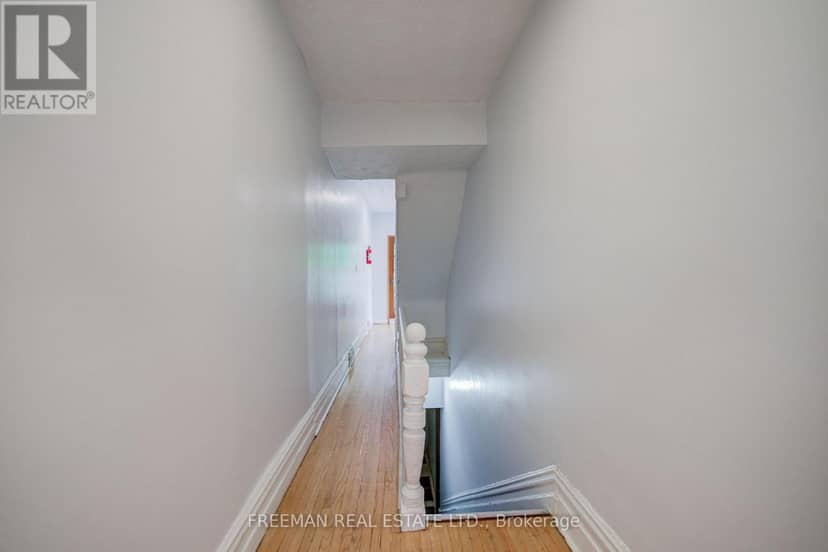431 Manning Avenue — photo 17 of 40