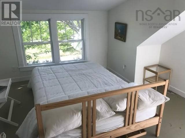 2041 Clarence Road — photo 10 of 20