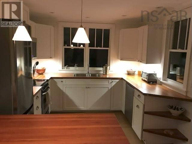 2041 Clarence Road — photo 5 of 20
