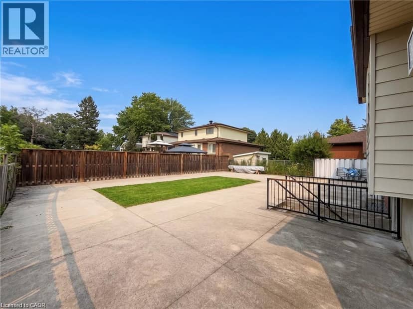84 AMHERST Drive — photo 3 of 9