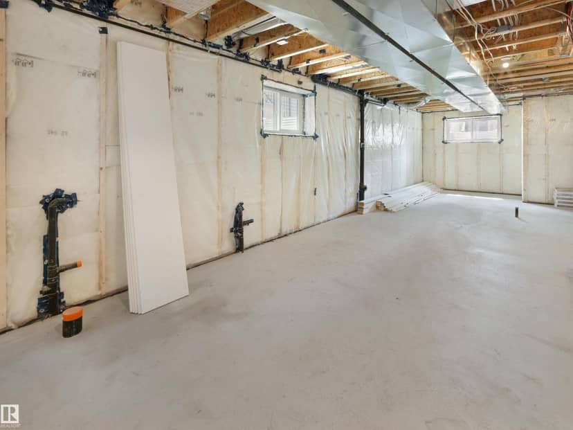 8136 77 AV NW — photo 31 of 34